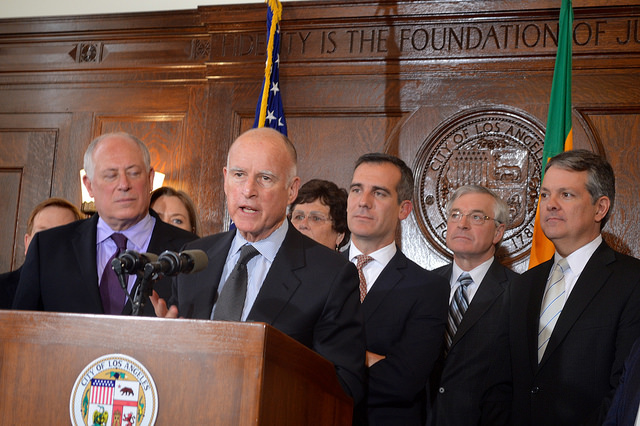 Governor Jerry Brown with Los Angeles mayor Eric Garcetti and others. Photo by Neon Tommy.