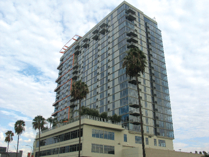 Sunset Gordon Tower, one of the few new buildings in LA that truly is vacant, after a court ordered all tenants to vacate. Photo by Jesse Lingenfelter.